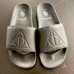 Vans x Harry Potter Deathly Hallows